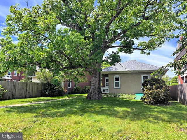 634 MAIN ST, Red Hill, PA 18076