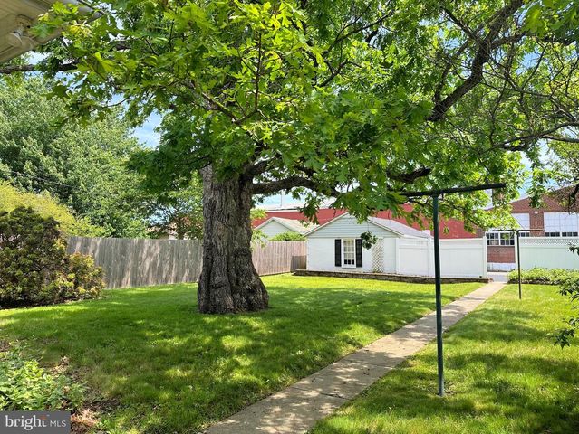 634 MAIN ST, Red Hill, PA 18076