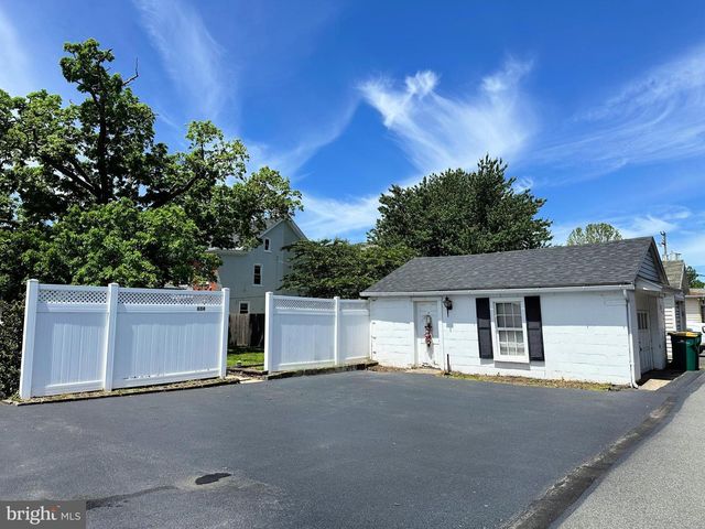 634 MAIN ST, Red Hill, PA 18076