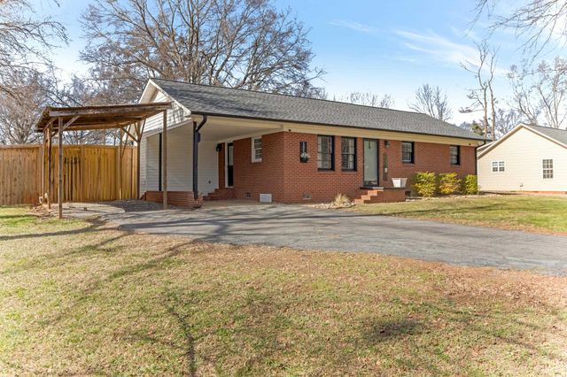 121 Hicks Drive, Inman, SC 29349