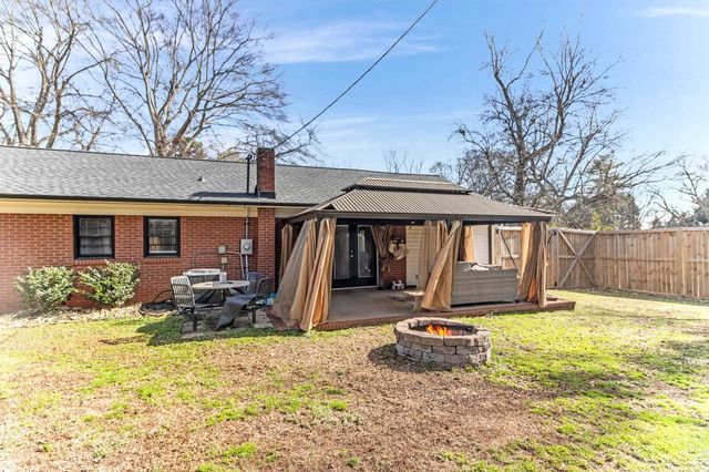 121 Hicks Drive, Inman, SC 29349