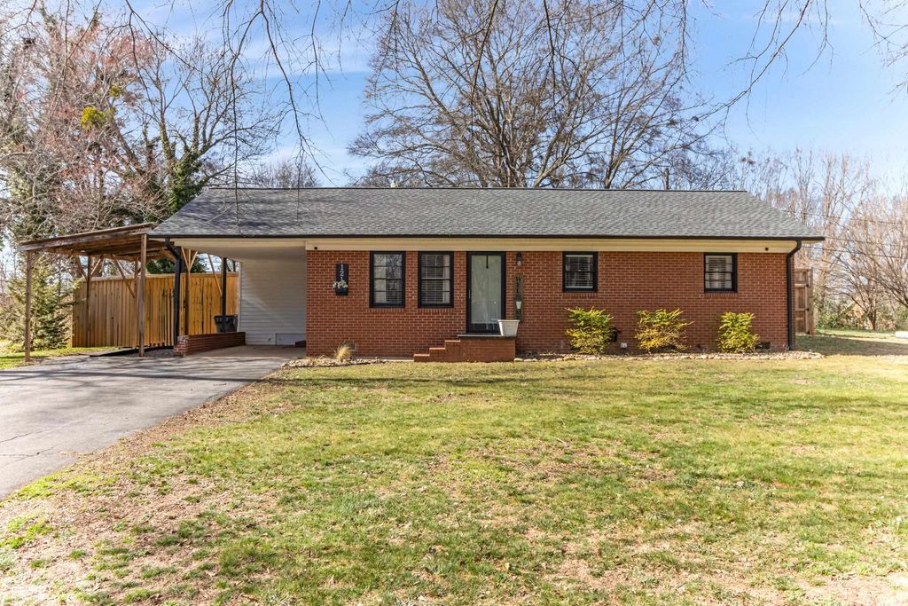 121 Hicks Drive, Inman, SC 29349