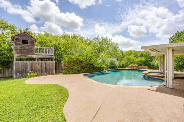 425 Hillside Drive, Aledo, TX 76008