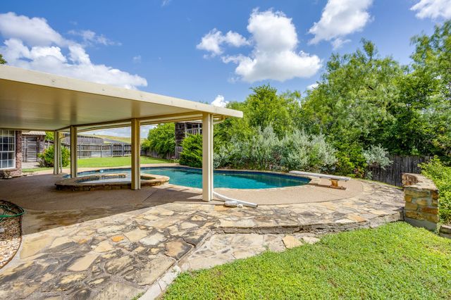 425 Hillside Drive, Aledo, TX 76008