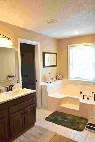 1332 Cobblestone Road, Jasper, IN 47546