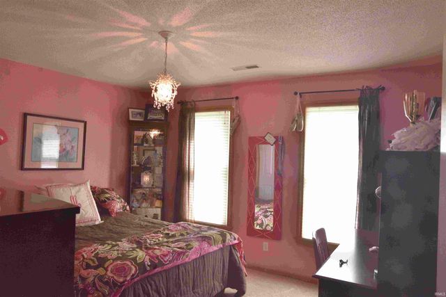 1332 Cobblestone Road, Jasper, IN 47546