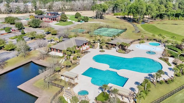 1812 Wood Stork Dr., Conway, SC 29526