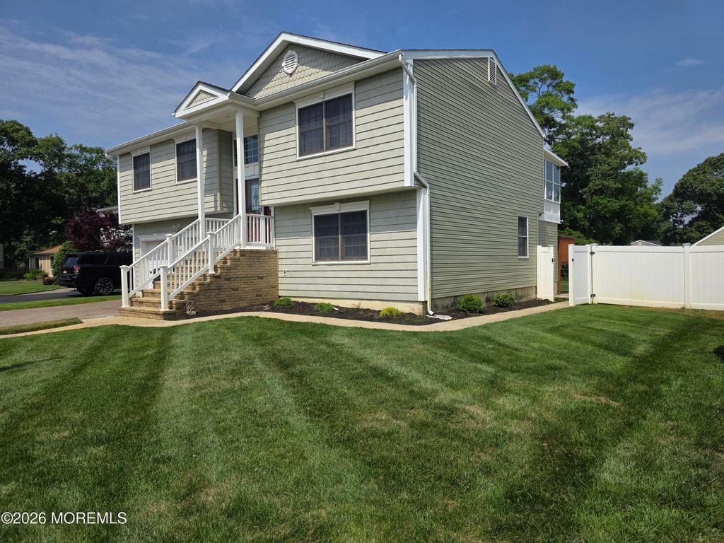 558 Mark Drive, Brick, NJ 08724