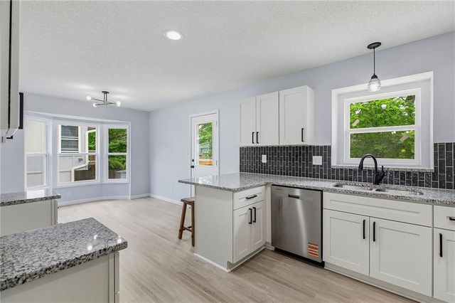 1130 SW Eastman Court, Blue Springs, MO 64015
