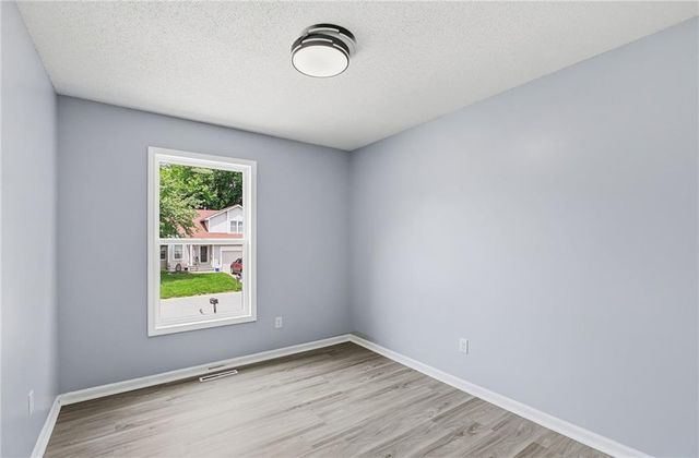 1130 SW Eastman Court, Blue Springs, MO 64015