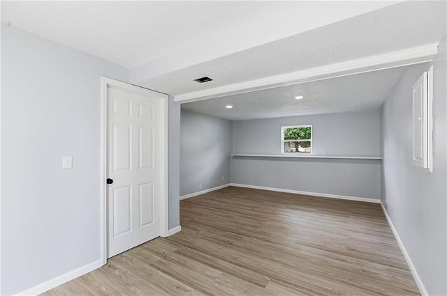 1130 SW Eastman Court, Blue Springs, MO 64015