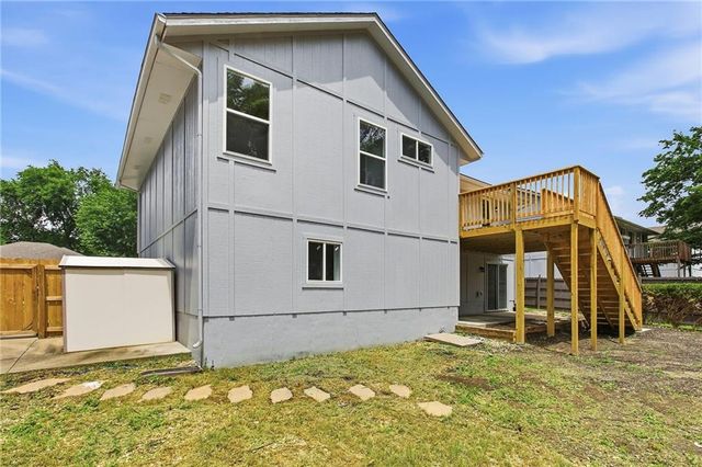 1130 SW Eastman Court, Blue Springs, MO 64015