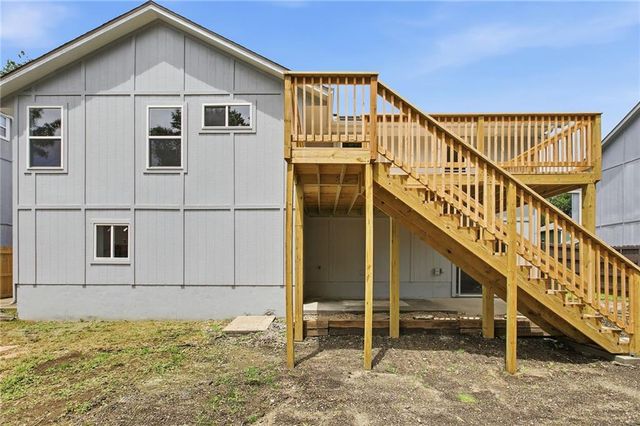 1130 SW Eastman Court, Blue Springs, MO 64015