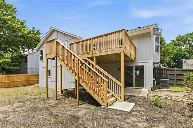 1130 SW Eastman Court, Blue Springs, MO 64015