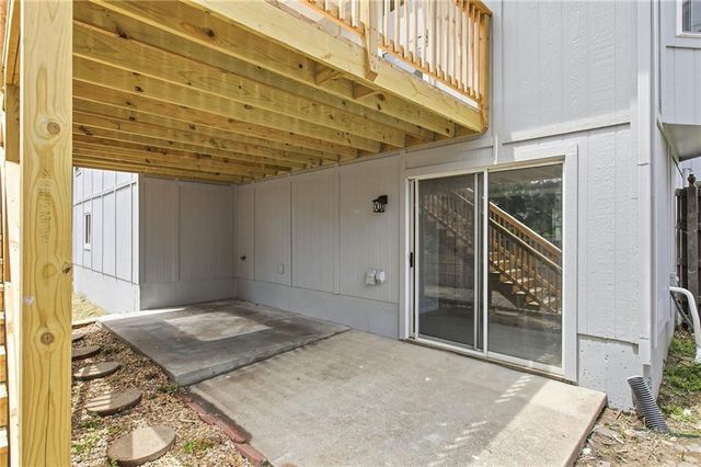 1130 SW Eastman Court, Blue Springs, MO 64015