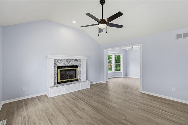 1130 SW Eastman Court, Blue Springs, MO 64015