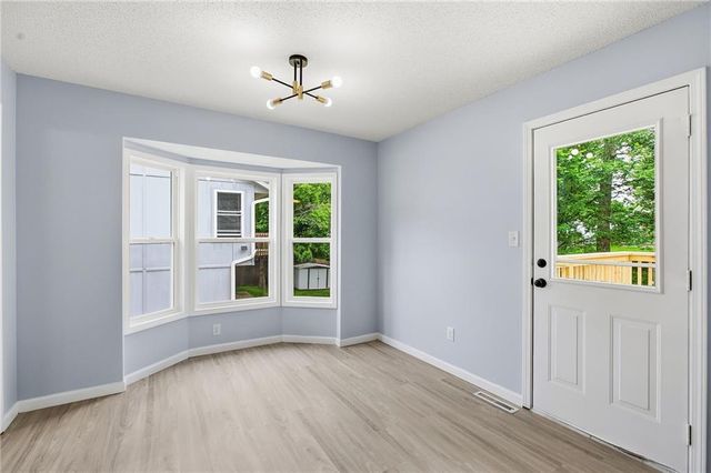 1130 SW Eastman Court, Blue Springs, MO 64015