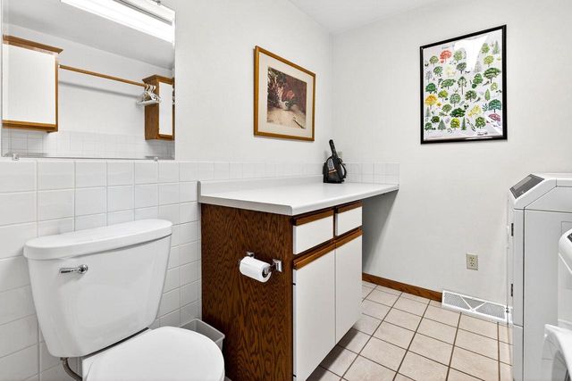 1305 ORCHARD COURT, Neenah, WI 54956