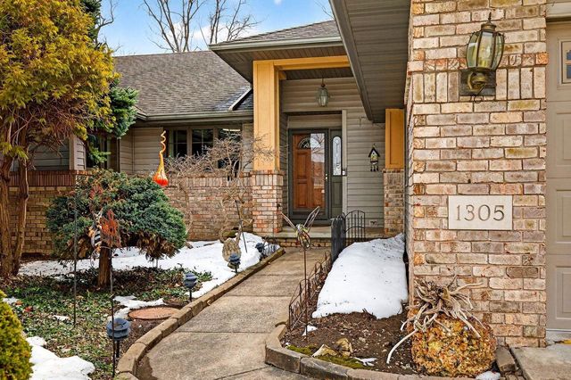 1305 ORCHARD COURT, Neenah, WI 54956