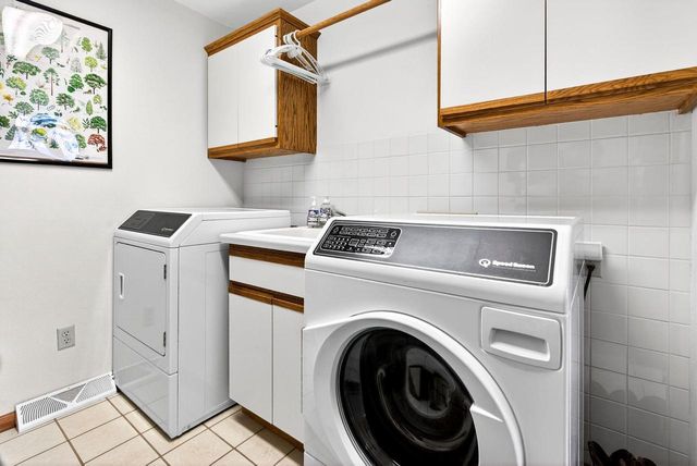 1305 ORCHARD COURT, Neenah, WI 54956