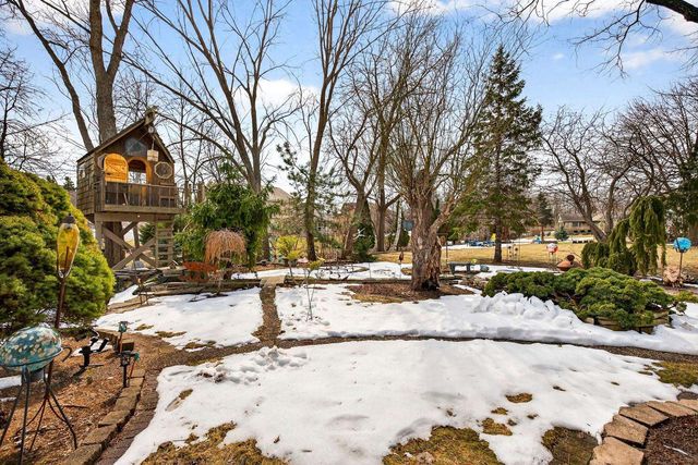 1305 ORCHARD COURT, Neenah, WI 54956