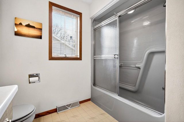 1305 ORCHARD COURT, Neenah, WI 54956