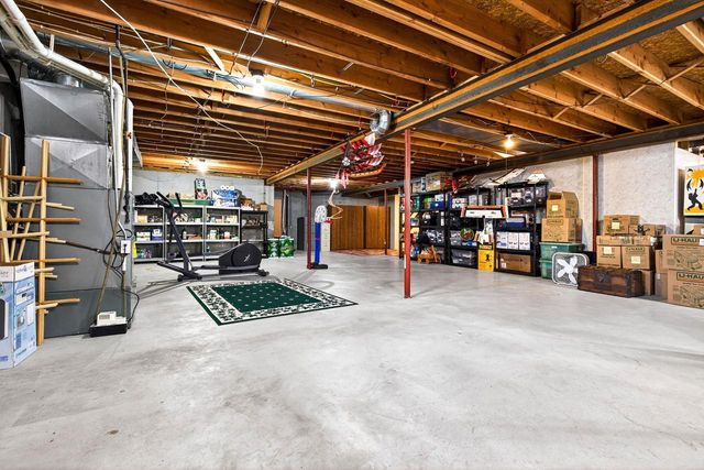 1305 ORCHARD COURT, Neenah, WI 54956