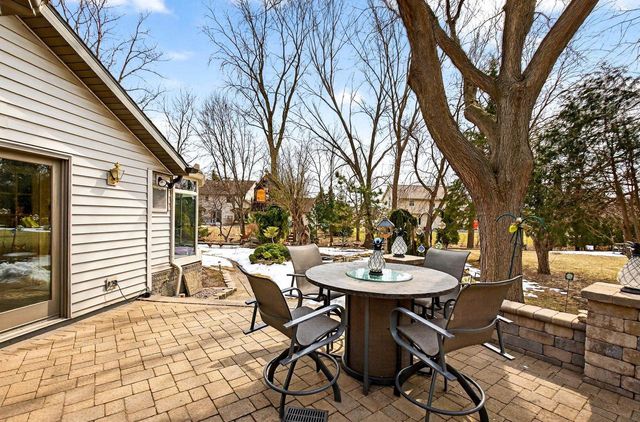 1305 ORCHARD COURT, Neenah, WI 54956