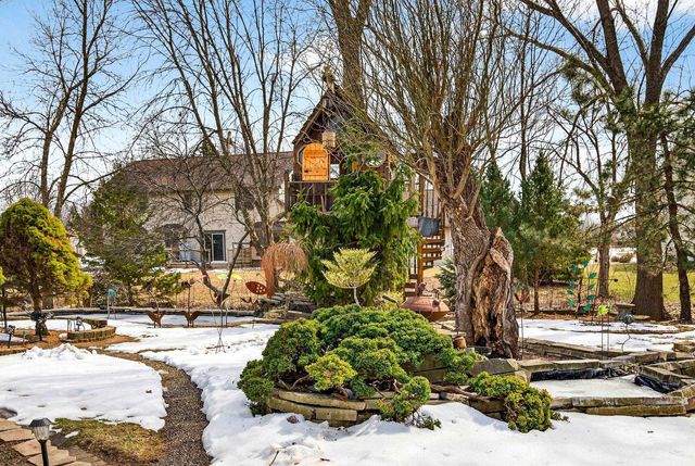 1305 ORCHARD COURT, Neenah, WI 54956