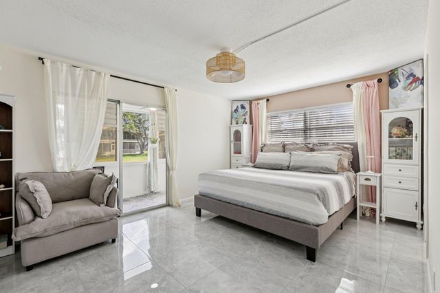 125 Oakridge J 125, Deerfield Beach, FL 33442