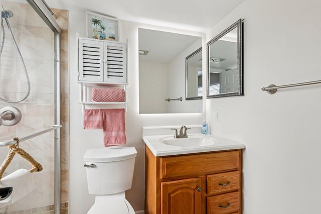 125 Oakridge J 125, Deerfield Beach, FL 33442