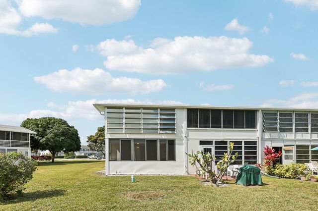 125 Oakridge J 125, Deerfield Beach, FL 33442