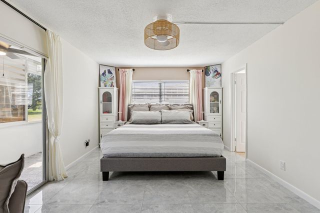 125 Oakridge J 125, Deerfield Beach, FL 33442