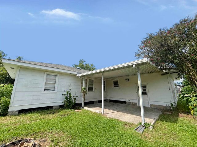 201 North Oak Street, Lockport, LA 70374