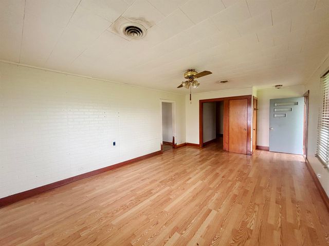 201 North Oak Street, Lockport, LA 70374