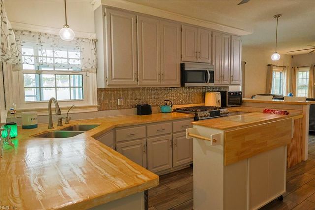 814 General Pickett DR, Suffolk, VA 23434