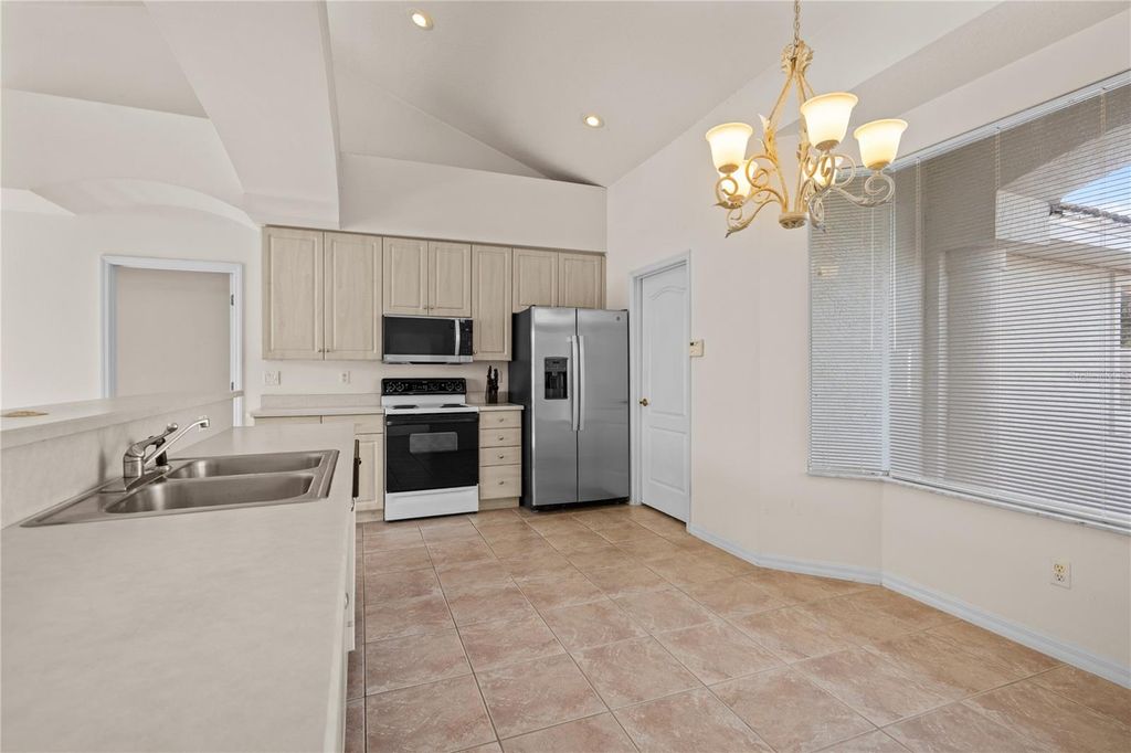 Image 5 of property listing at 3804 ISLAMORADA DRIVE, Ormond Beach, FL 32176