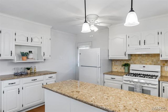1525 Pepperhill Drive, Florissant, MO 63033