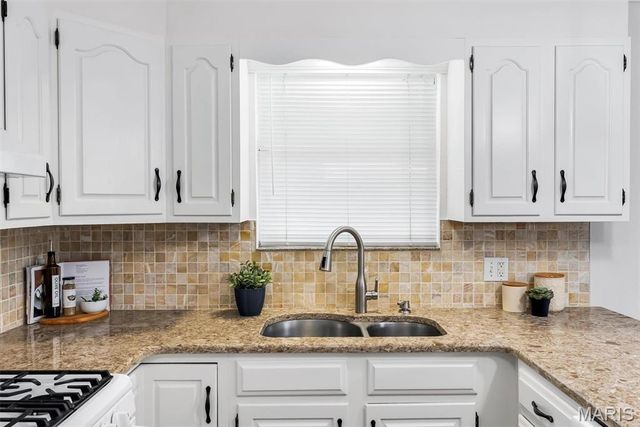 1525 Pepperhill Drive, Florissant, MO 63033