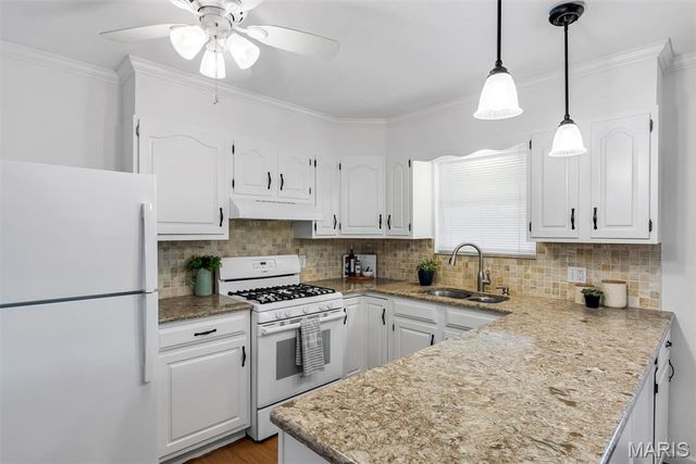 1525 Pepperhill Drive, Florissant, MO 63033