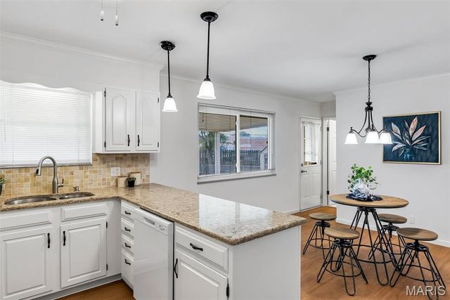 1525 Pepperhill Drive, Florissant, MO 63033