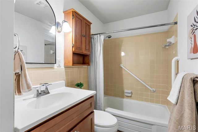 1525 Pepperhill Drive, Florissant, MO 63033