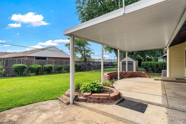 1525 Pepperhill Drive, Florissant, MO 63033