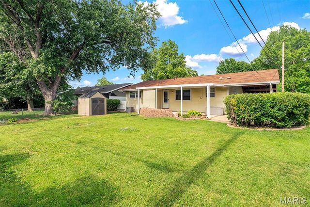 1525 Pepperhill Drive, Florissant, MO 63033