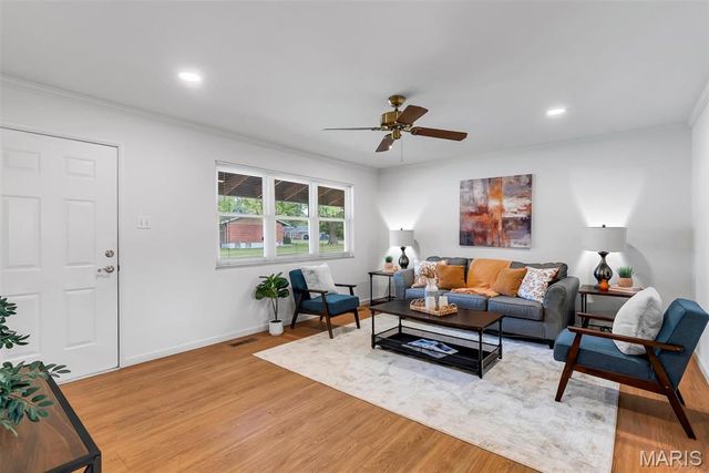 1525 Pepperhill Drive, Florissant, MO 63033