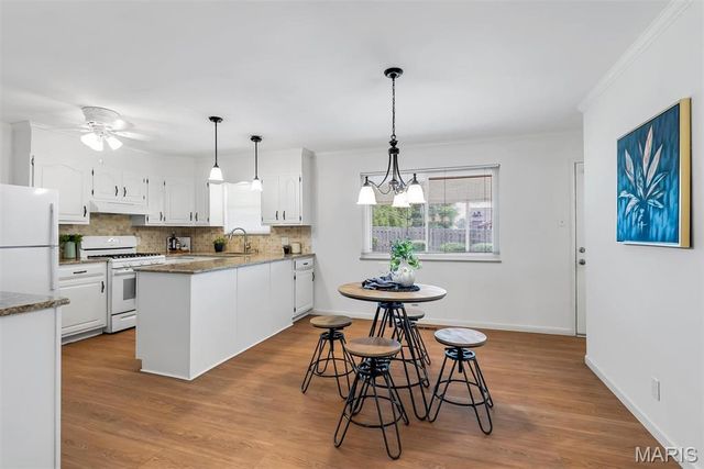 1525 Pepperhill Drive, Florissant, MO 63033