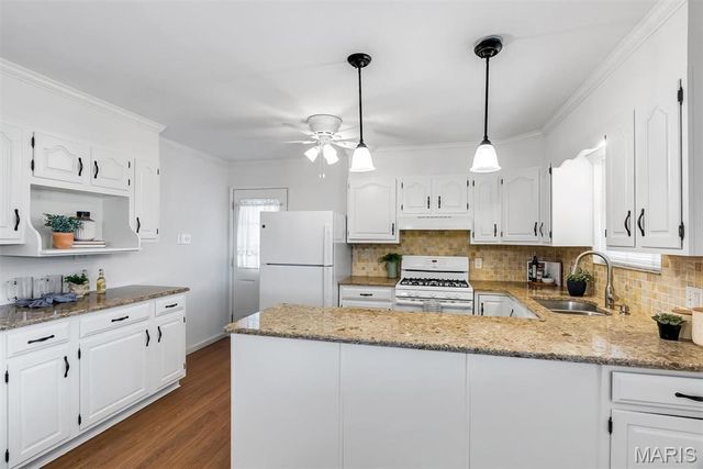 1525 Pepperhill Drive, Florissant, MO 63033