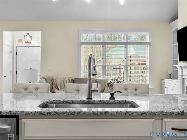 9335 Amberleigh Cir, North Chesterfield, VA 23236