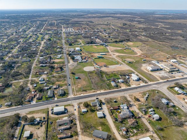 1108 N Breckenridge Avenue, Breckenridge, TX 76424