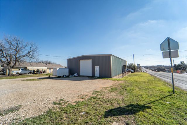 1108 N Breckenridge Avenue, Breckenridge, TX 76424